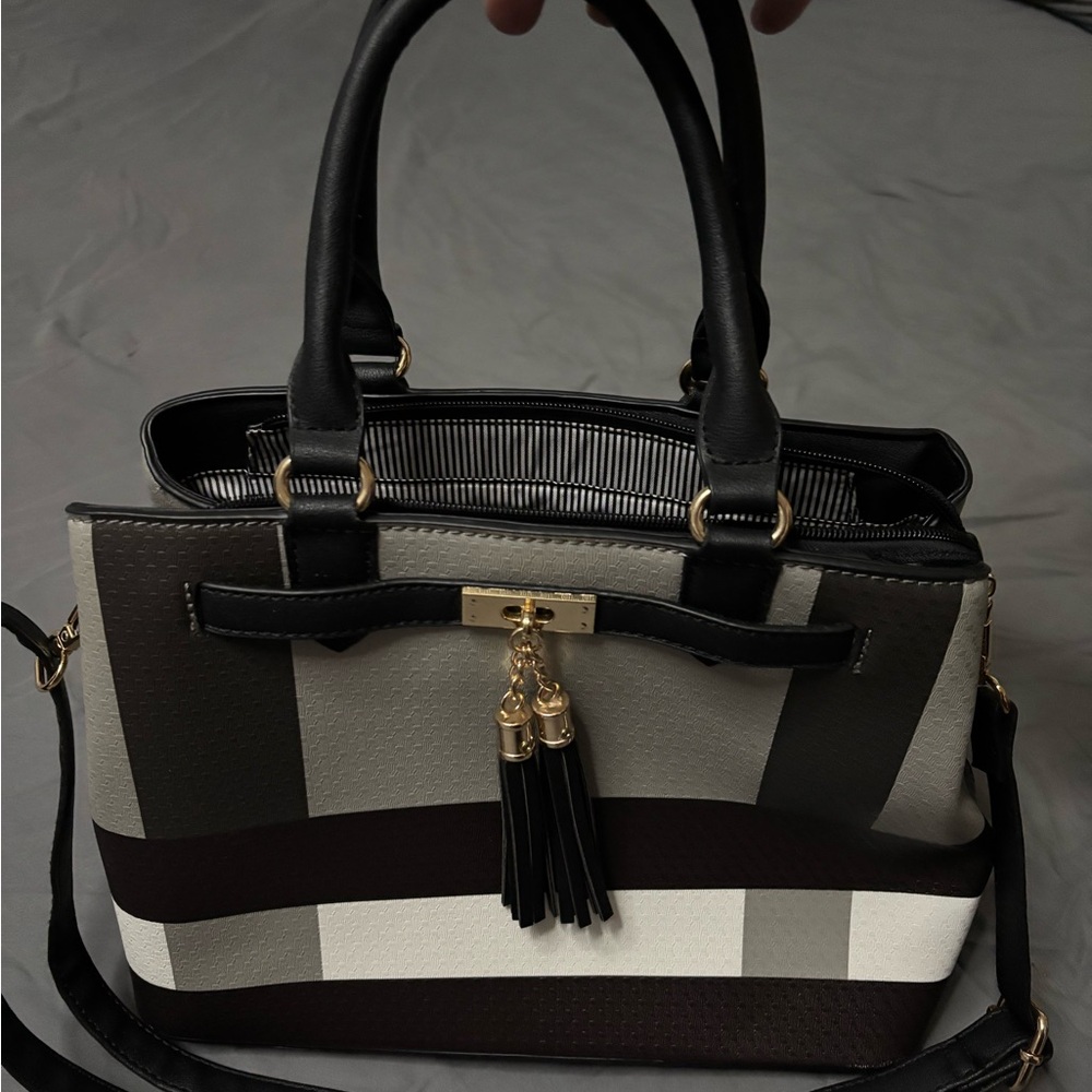 Elegant Black and White Handbag